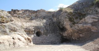 2 Bin Yıllık Antik Baraja Güney Koreli Öğrencilerden İlgi