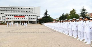 Dünyanın En Büyük Tank Çıkarma Gemisi  ‘Tcg Bayraktar Trabzon Limanına Demirledi