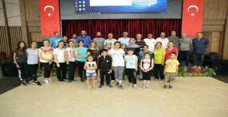 Merkezefendide Ücretsiz Halk Oyunları Kursu Devam Ediyor