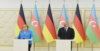 Almanya Başbakanı Merkel Azerbaycanda