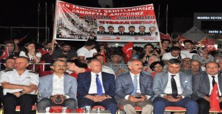 Manisalılar 15 Temmuzda Yine Meydanı Doldurdu