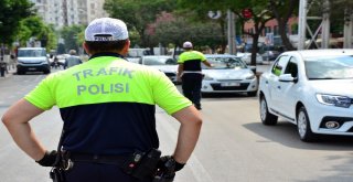 Çocuklar ‘Kırmızı Düdük İle Ebeveynlerini Trafikte Uyaracak