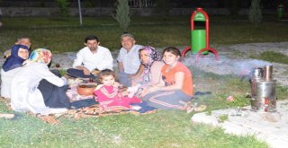 Melikgazililer Yaz Akşamlarında Parkları Tercih Ediyor