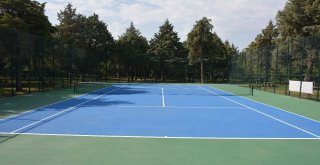 Torbalıya Uluslararası Standartlarda Tenis Kordu