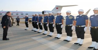 Milli Savunma Bakanı Akar, Yüksekovada Mehmetçikle Bayramlaştı