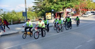 Belediye Meclis Üyeleri Toplantıya Bisikletle Gitti