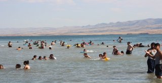 Kırşehirde Hafta Sonu Savcılı Plajına Akın