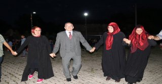 Kaçarak Evlenen 8 Çift 40 Yıl Sonra Düğün Yaptı