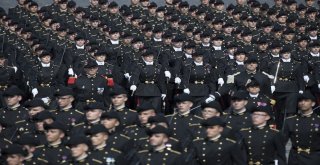 Pariste Ulusal Bayram Coşkusu