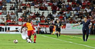 Spor Toto Süper Lig: Antalyaspor: 0 Galatasaray: 0 (İlk Yarı)