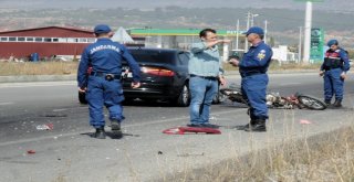 Otomobilin Çarptığı Motosikletli Hayatını Kaybetti