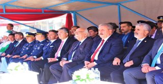 Dünyanın Merkezinda Kurtuluş Sevinci