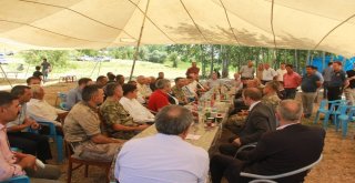 Vali Toprak Ve Komutanlar Uyanık Mezrasına Konuk Oldu