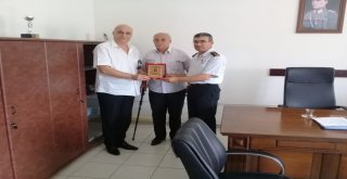 27 Yıllık Görevinden Hizmet Anısı Şildi İle Emekliye Ayrıldı