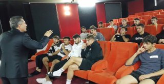 Eskişehirspor Futbolcularına Motivasyon, Özgüven Ve Farkındalık Eğitimi