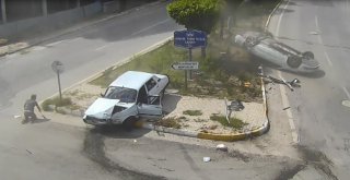 İki Araç Çarpıştı, Kemer Takılı Olmayan Sürücü Dışarı Fırladı