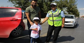 ‘Kırmızı Düdük Çaldı, Babası Kemer Taktı