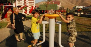 Bitlisteki Park Açılışında Çocuklar Tarafından İzdiham Yaşandı
