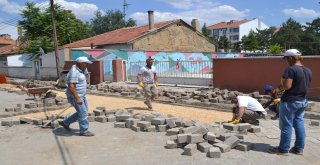 Şuhutta Yol Yenileme Çalışmaları Hızla Devam Ediyor
