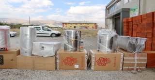 Genç Çiftçilere Arı Ve Arıcılık Malzemesi Dağıtıldı