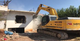 Adıyaman Belediyesi Yol Genişletme Çalışmalarını Sürdürüyor