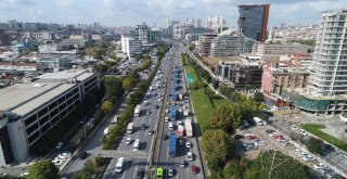 (Özel) İstanbul Yeni Havalimanına Malzeme Taşıyan Tırlar Havadan Görüntülendi