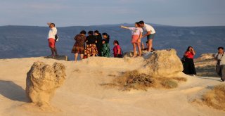 Binlerce Turist Kapadokyada Gün Batımı Keyfini Yaşıyor