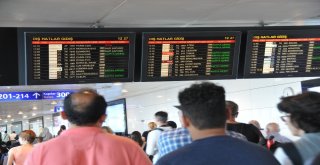 Bayram Yoğunluğu Havayolu Şirketlerinin Yüzünü Güldürdü