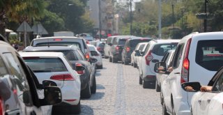 Çanakkalede Dönüş Yoğunluğu: 5 Kilometrelik Kuyruk Oluştu