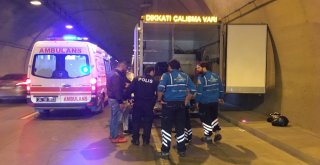 Dolmabahçe Tünelinde Motosiklet İşçilerin Arasına Daldı: 2 Yaralı