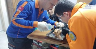 Parmağında Sıkışan Yüzüğünü Afad Çıkardı