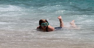 Alanyada Plajlar Tıklım Tıklım