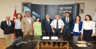 Yaşar Üniversitesi İle Göç İdaresi Müdürlüğü Arasında İş Birliği