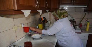 Şehzadeler Belediyesi Evde Bakım Hizmetiyle Yüzleri Güldürüyor