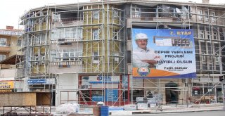 Gölbaşının Çehresi Yenilenen Cephelerle Değişiyor