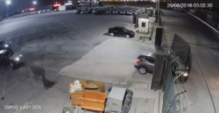 İstanbulda Film Sahnelerini Aratmayan Oto Hırsızlığı Kamerada