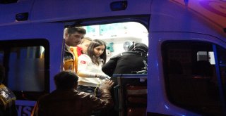 D100 Karayolunda Halk Otobüsü İle Otomobil Çarpıştı: 2Si Çocuk 4 Yaralı