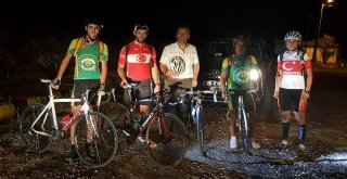 Hem Spor Yapıyor Hem De Geziyorlar