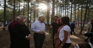 Başkan Çelik, Sarımsaklıda Kamp Yapan Aileleri Ziyaret Etti