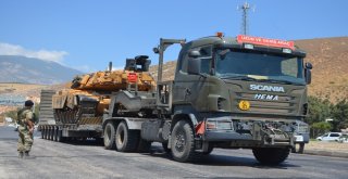 Suriye Sınırına Askeri Sevkiyat Sürüyor