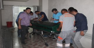 Genç Anne, 8 Aylık Bebeği Kucağında Toprağa Verildi