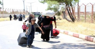 42 Bin Suriyeli Türkiyeye Döndü
