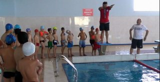 Çocuklar Hem Öğreniyor Hem Eğleniyor