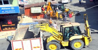 Hükümet Caddesinde 30 Yıl Sonra Kaldırım Ve Parke Yenileme Çalışması