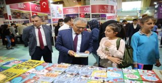 Başkan Büyükkılıç: Kitap Fuarı Kayserinin Kültür Ve Sanat Merkezi Olduğunun Göstergesidir