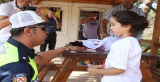 Çocuklar Kırmızı Düdük İle Sürücüleri Uyaracak