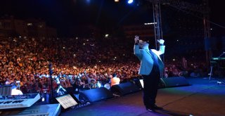 Cengiz Kurtoğlu Ve Hakan Altundan Kurtuluş Konseri