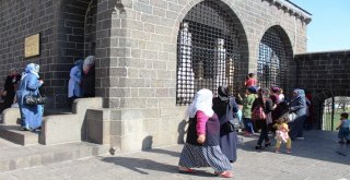 Terörün İzleri Silindi, Ziyaretçi Akınına Uğruyor