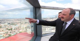 Bakan Varank İstiklal Caddesinde