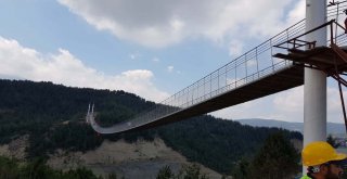 4 Minareli Yaya Köprüsü Ziyaretçi Akınına Uğruyor